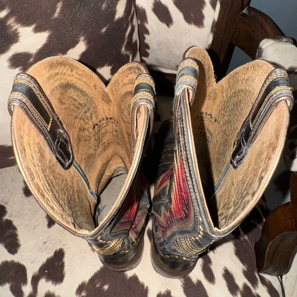 Black and Red Women’s Cowboy Boots - Picture 8 of 16